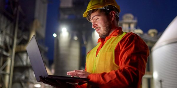 hero-services-oil–and–gas-it-services hero-services-oil--and--gas-it-services